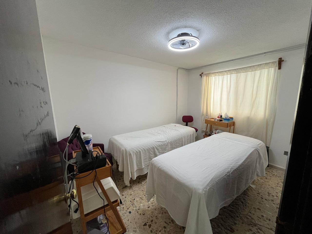 Alt Image